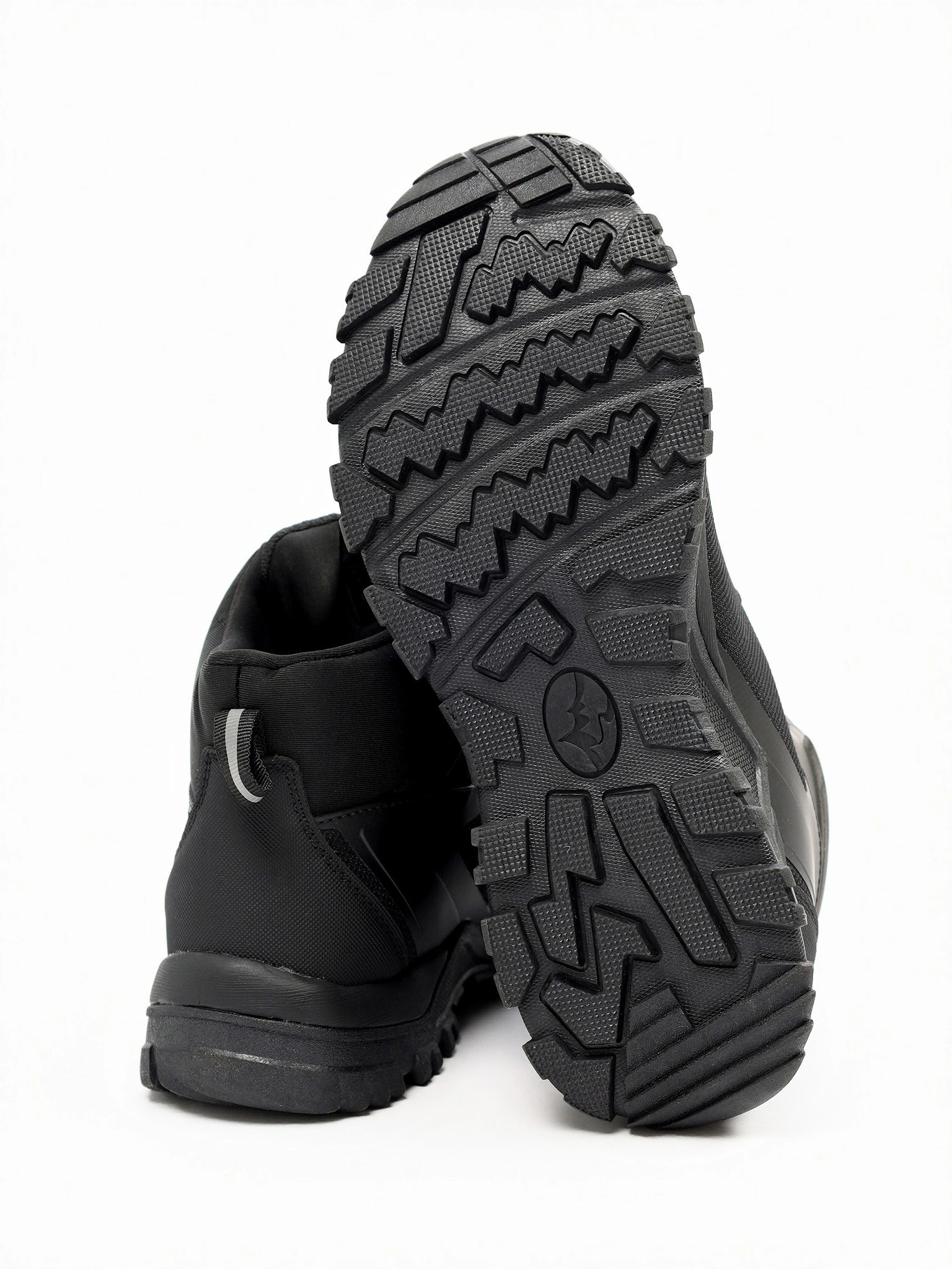 Ботинки черного цвета комбинированные на рельефной подошве